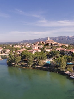 Village Pont Royal en Provence