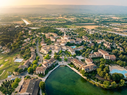 Holiday Village Pont Royal en Provence