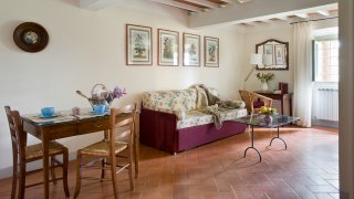 Zimmer Torre A Cona Farmhouses