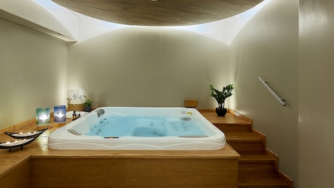  Residence Seascape Luxury Residences (Adults only)