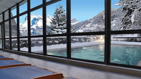 Piscine Résidence Sowell Hôtels Mont Blanc & Spa